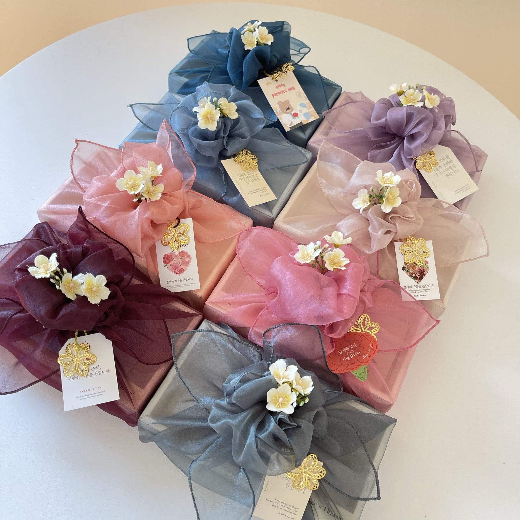 Various tag options for the giftboxes